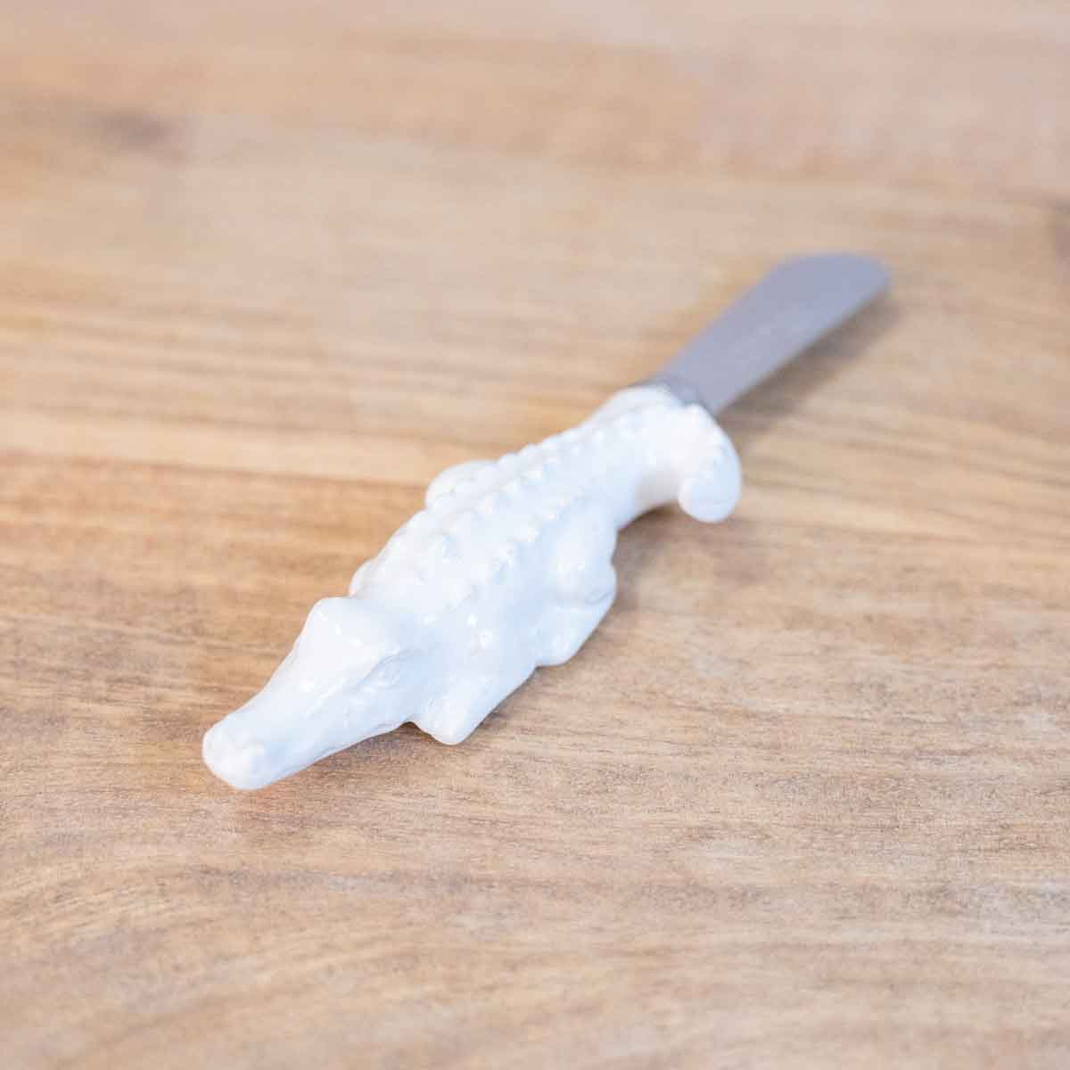 Alligator Spreader Antique White 5"